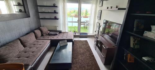 Angyalfold Apartment | Sunlight Apartment Free Parking
