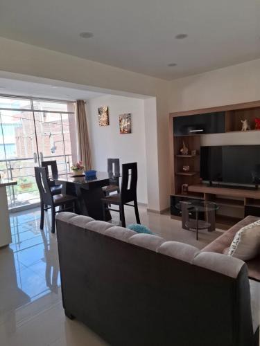 Jose Luis Bustamante y Rivero Apartment | Sunlight apartments