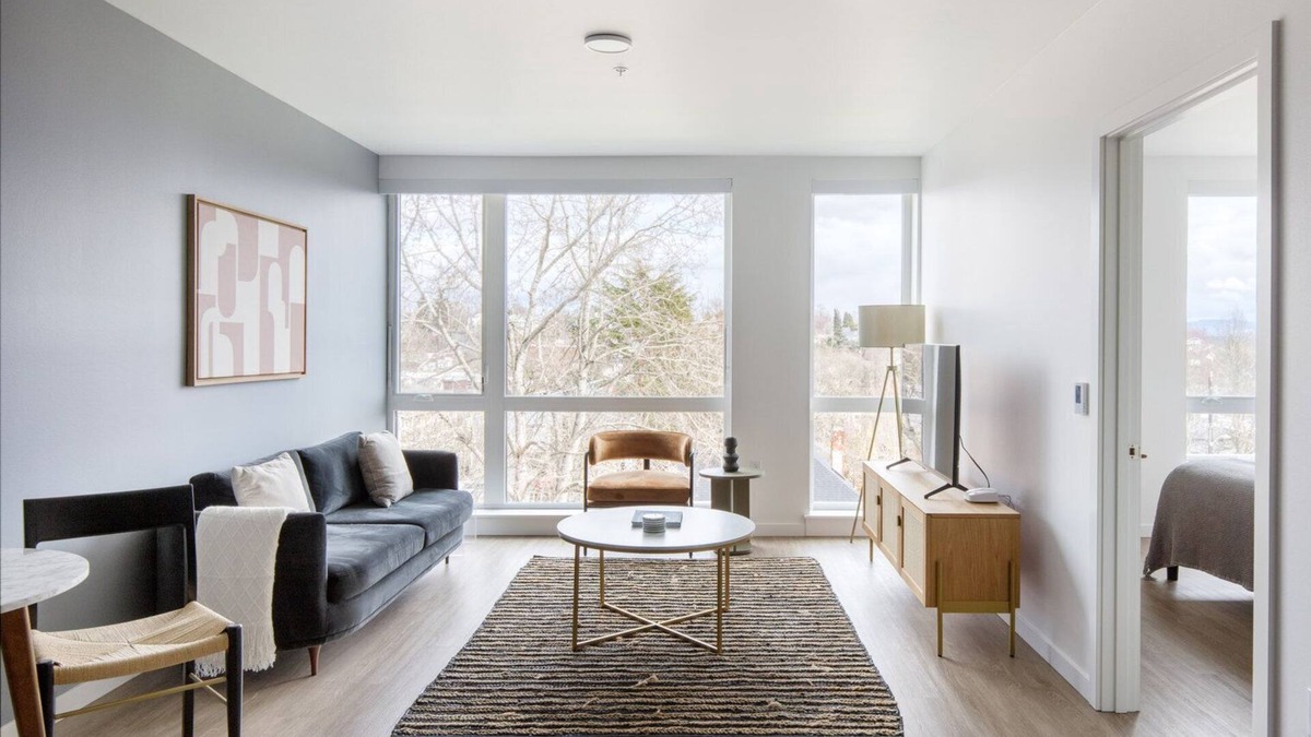 Judkins Park Apartment | Sunlit Central District 1BR w/Gym & BBQ, nr downtown, by Blueground