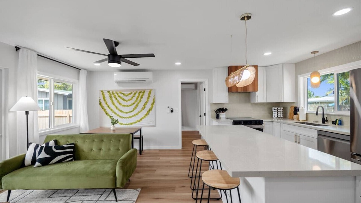 Coconut Grove House | Sunlit Island Escape in Kailua
