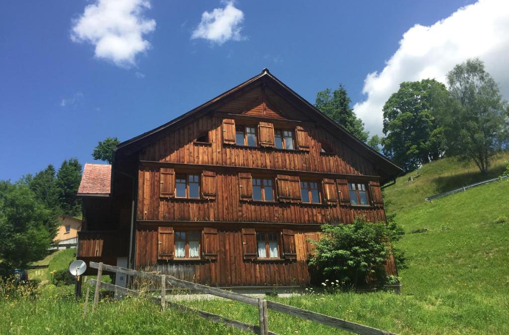 Innerlaterns Apartment | Sunnaschi Appartements - Wohnungen oder gesamt als "Hütte"