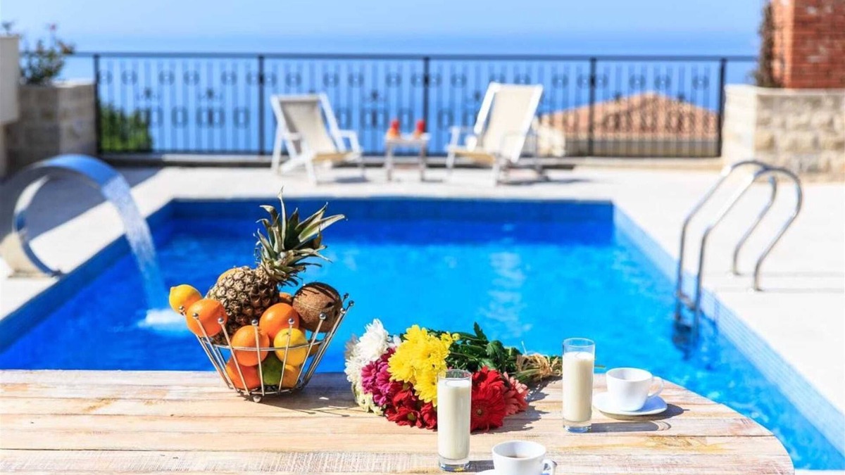 Rezevici Villa | Sunniest Villa Violet