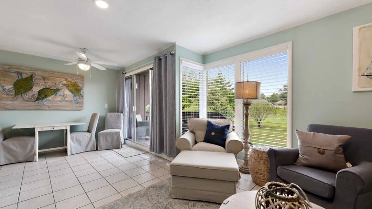 Diamondhead Condo | Sunny 1st Floor Condo w/Pool: Golf, Swim & Play!