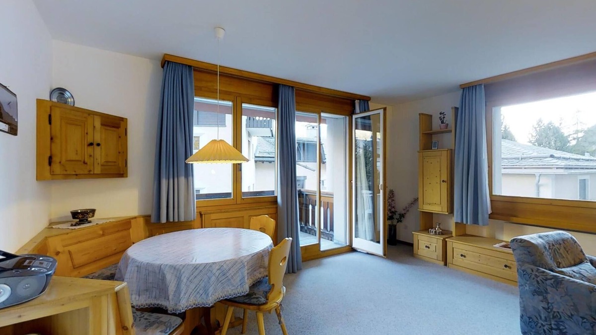 Silvaplana Apartment | Sunny 2 ½-room apartment on 1st Floor, 55 m2, quiet location.