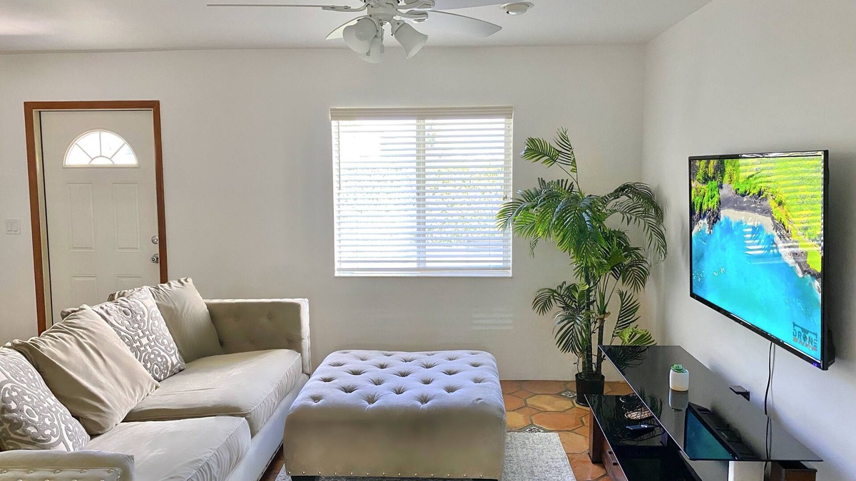 East Ocean Ave Apartment | Sunny 2 Bed Apt Steps From Water and 5min to Beach