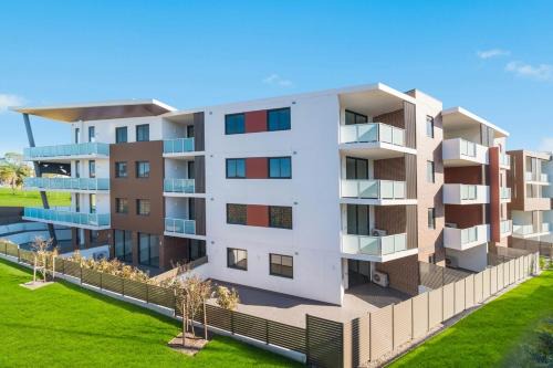 Rouse Hill Apartment | Sunny 2-Bedroom Apartment with Parking in Rouse Hill