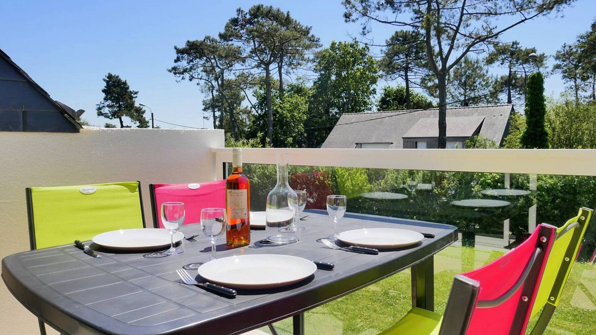 Carnac Apartment | Sunny 2-Bedroom Duplex with Balcony Near Beaches and Amenities - Quiet Area, Parking Included
