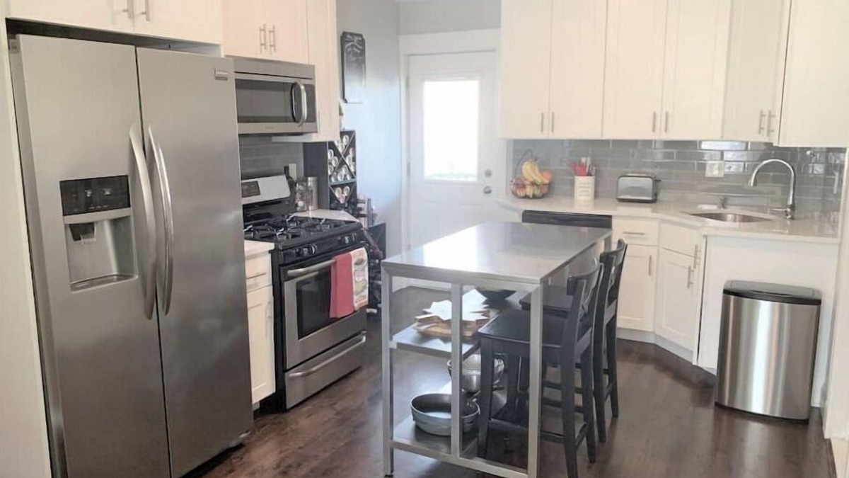 South Boston Condo | Sunny 2 bedroom in Southie