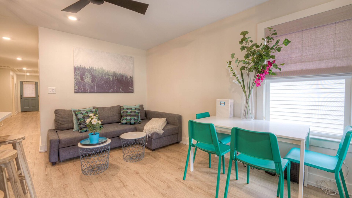 Cooper-Young Historic District House | Sunny 2bd, 2ba house in Memphis