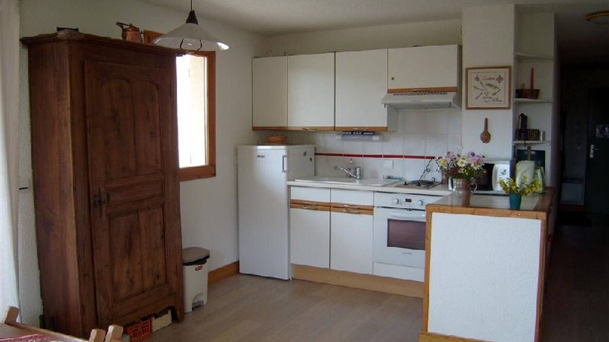 Crest-Voland Apartment | Sunny 2BR Apartment for 6 with Terrace, Near Slopes and Village – Crest-Voland