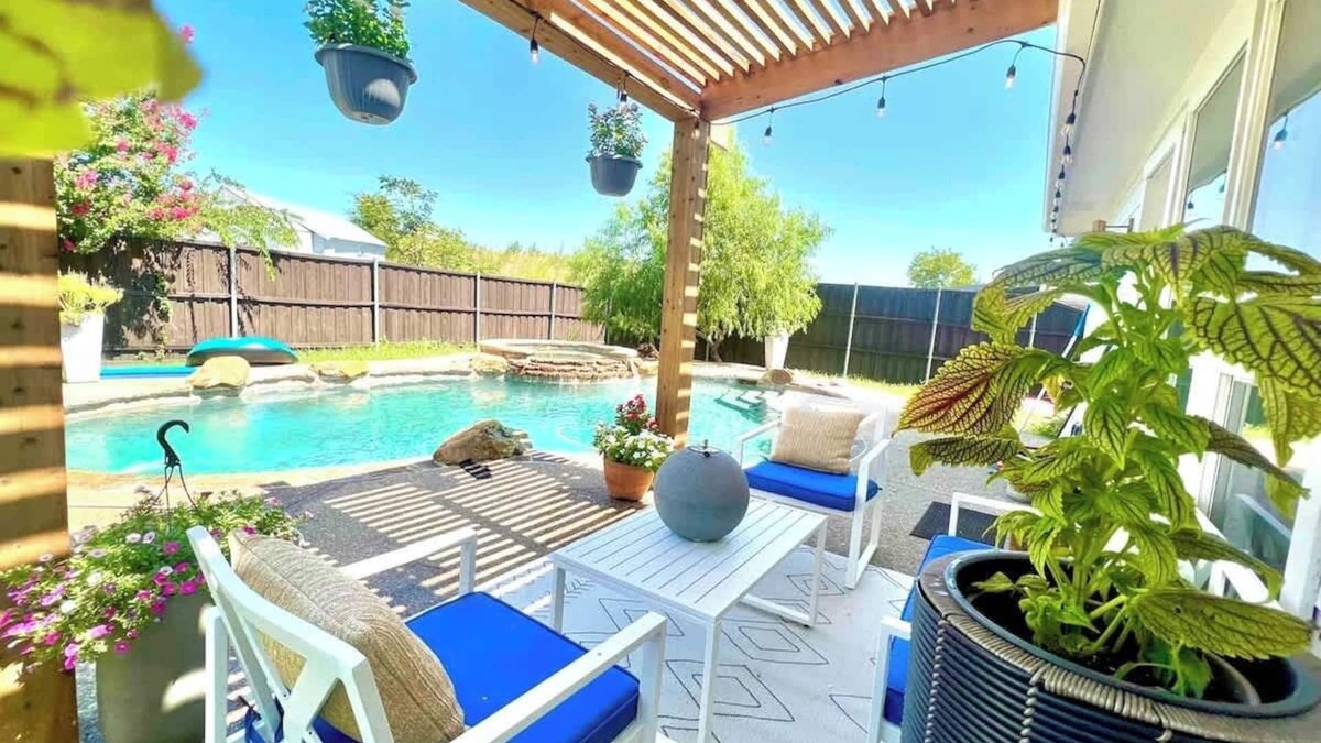 Royse City House | Sunny 4BR w/Backyard Oasis | 15 Min to Lakes