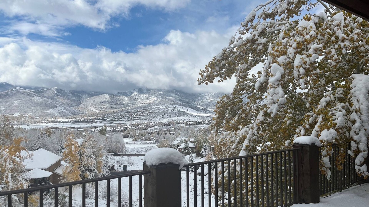 Summit Park House | Sunny 5 Bd Mountain Home-Gorgeous View-Perfect for 2 or MultiGen Families-HotTub