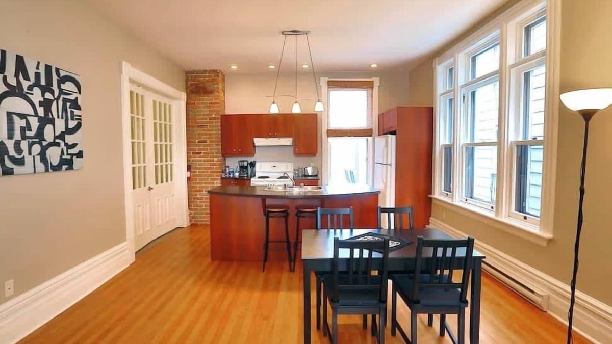 Hull Apartment | Sunny and airy downtown apartment in Hull Gatineau