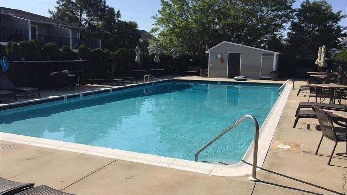 Country Club Estates House | Sunny and Bright townhome with Pool located in the Heart of Rehoboth's wonderful downtown area.