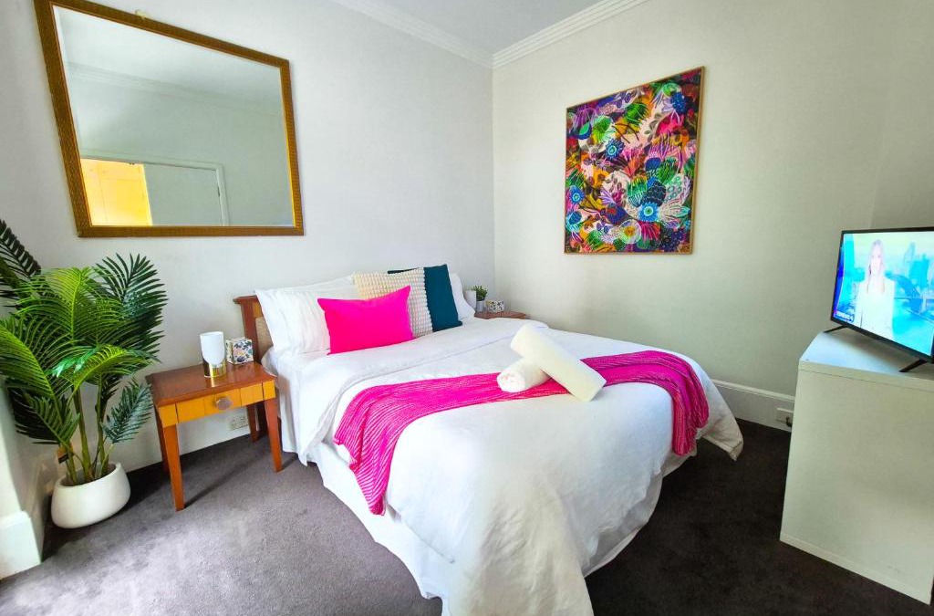 Chippendale Apartment | Sunny and central loft in the city of Sydney
