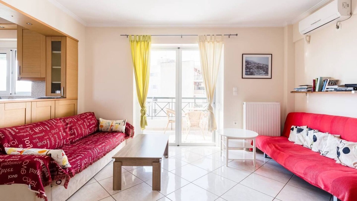 Dafni Apartment | Sunny and modern family apt in the center of Athens,2 b/d,wifi,parking