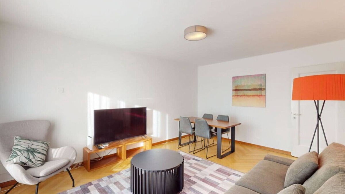 Hottingen Apartment | Sunny and quiet 1BR flat city center (Parkview 5)