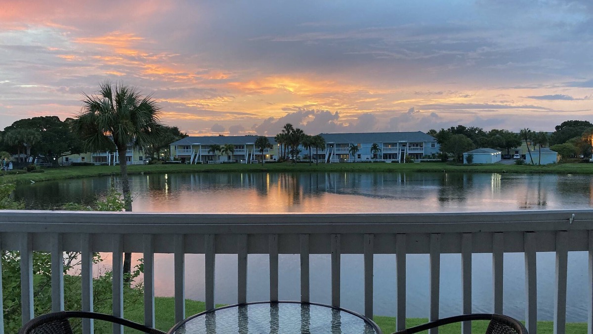 Coquina Key Condo | Sunny and spacious waterfront condo with a beautiful view