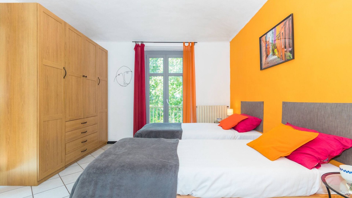 Vanchiglietta Apartment | Sunny Apartment by Wonderful Italy
