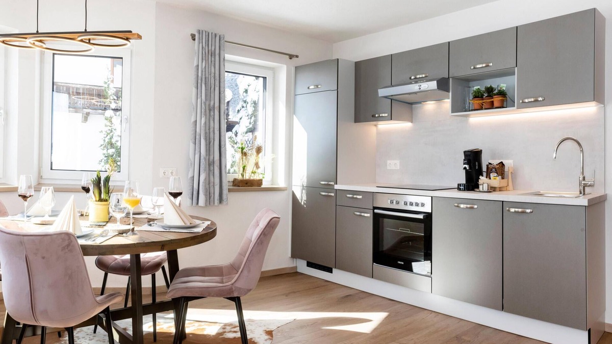 Oberau Apartment | Sunny apartment near the ski bus