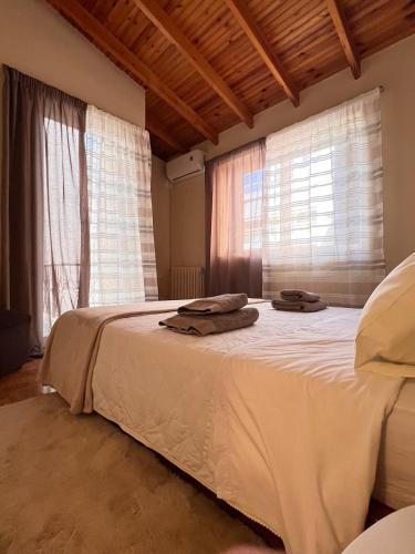 Kaisariani Apartment | Sunny Athens