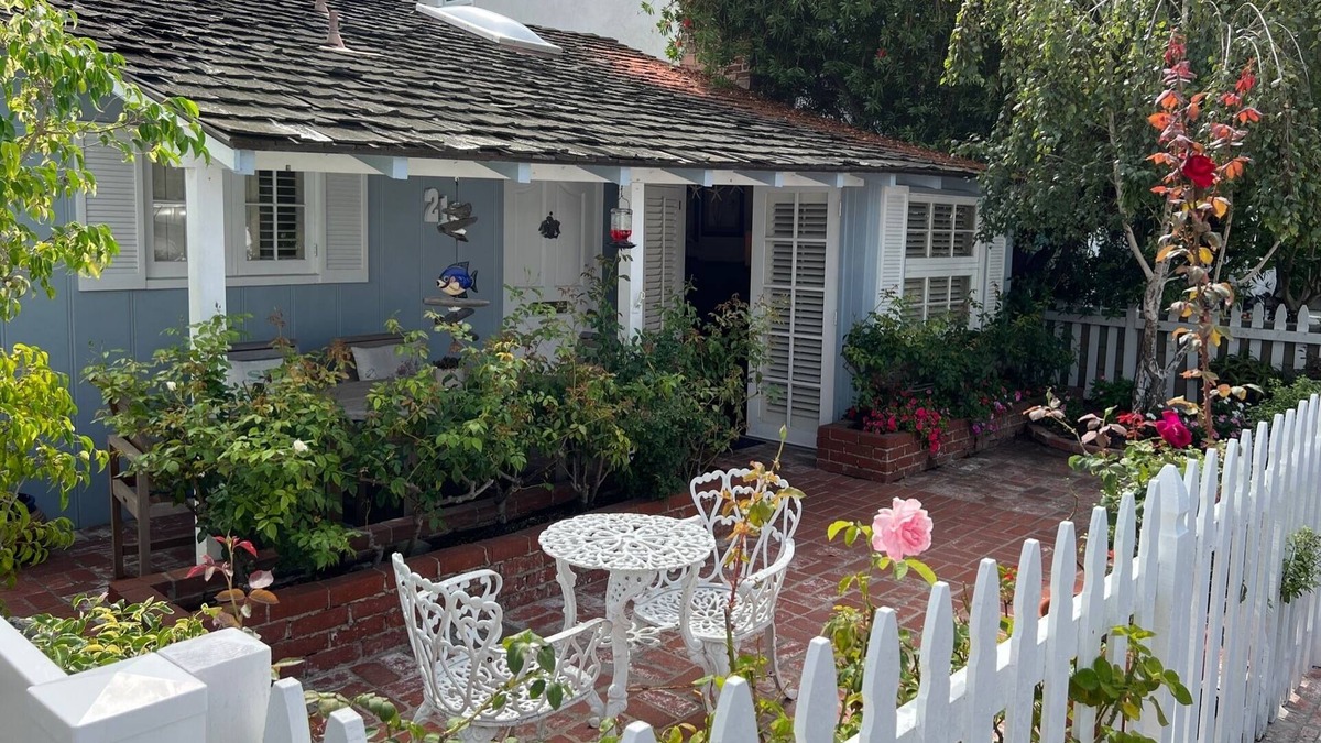 Balboa Island Cottage | Sunny Balboa Island Cottage: Summer Weeks + ”WINTER” Months 35%-50% OFF