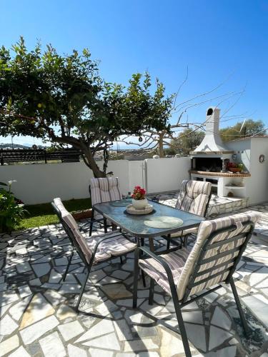 Korinthos Apartment | Sunny Beach House