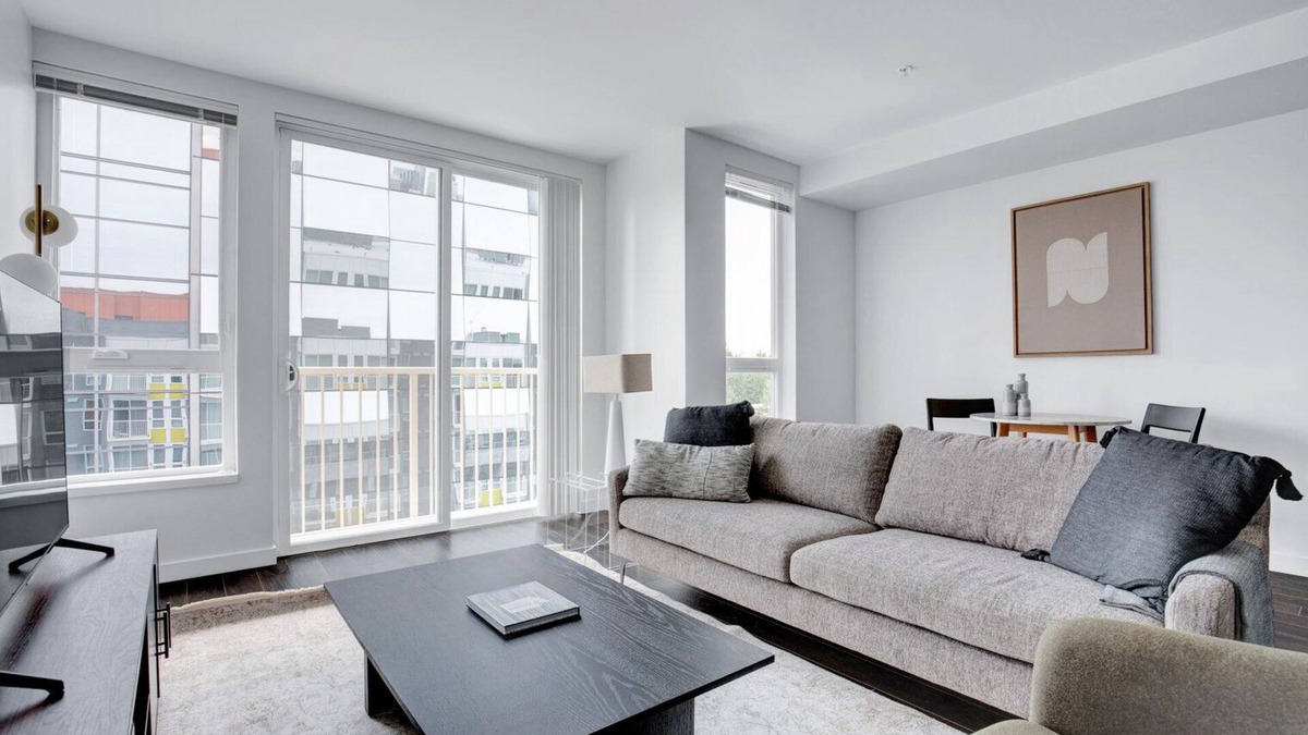 Wilburton Apartment | Sunny Bellevue 1BR w/BBQ, Gym, W/D, near Spring District, by Blueground