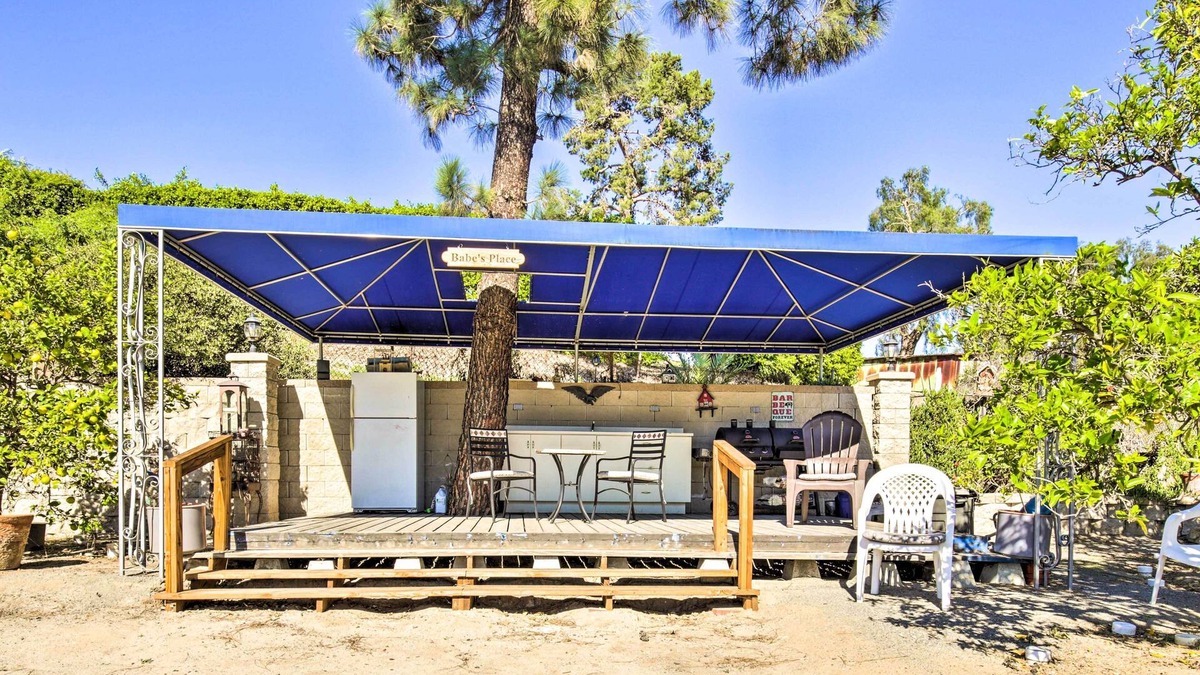 Lincoln Acres Apartment | Sunny Bonita Studio ~ 5 Mi to Historic Dtwn!