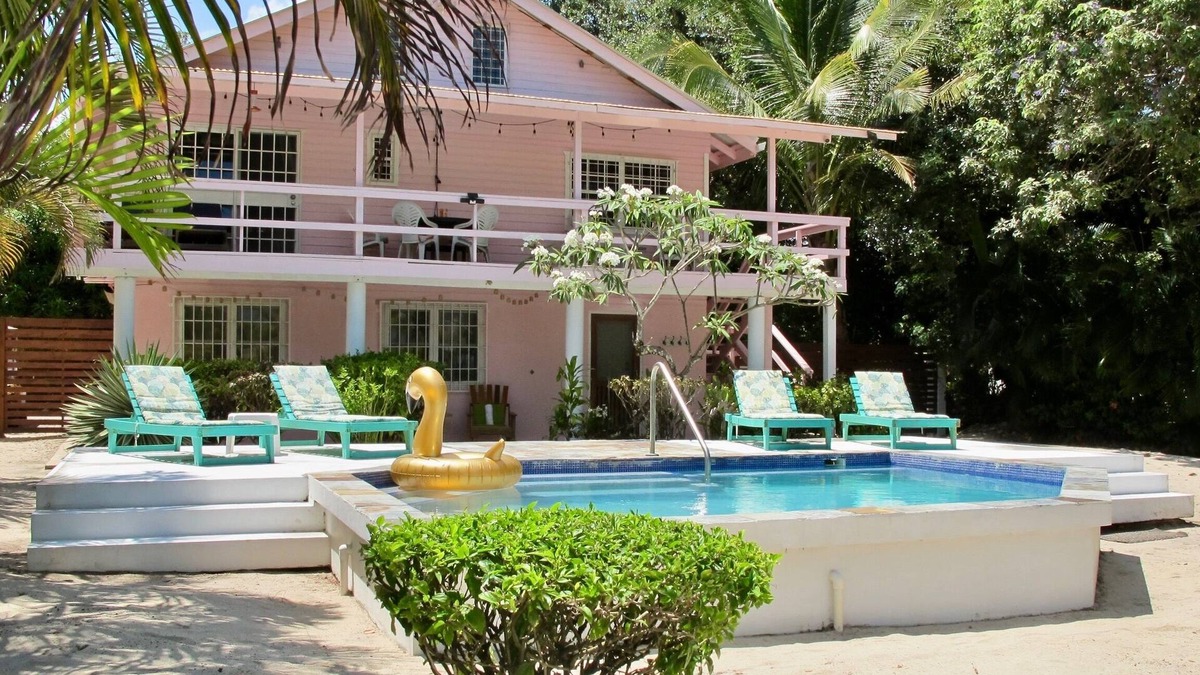 Surfside House | Sunny Bungalow, 3 Bedroom-Beachfront-Private Pool