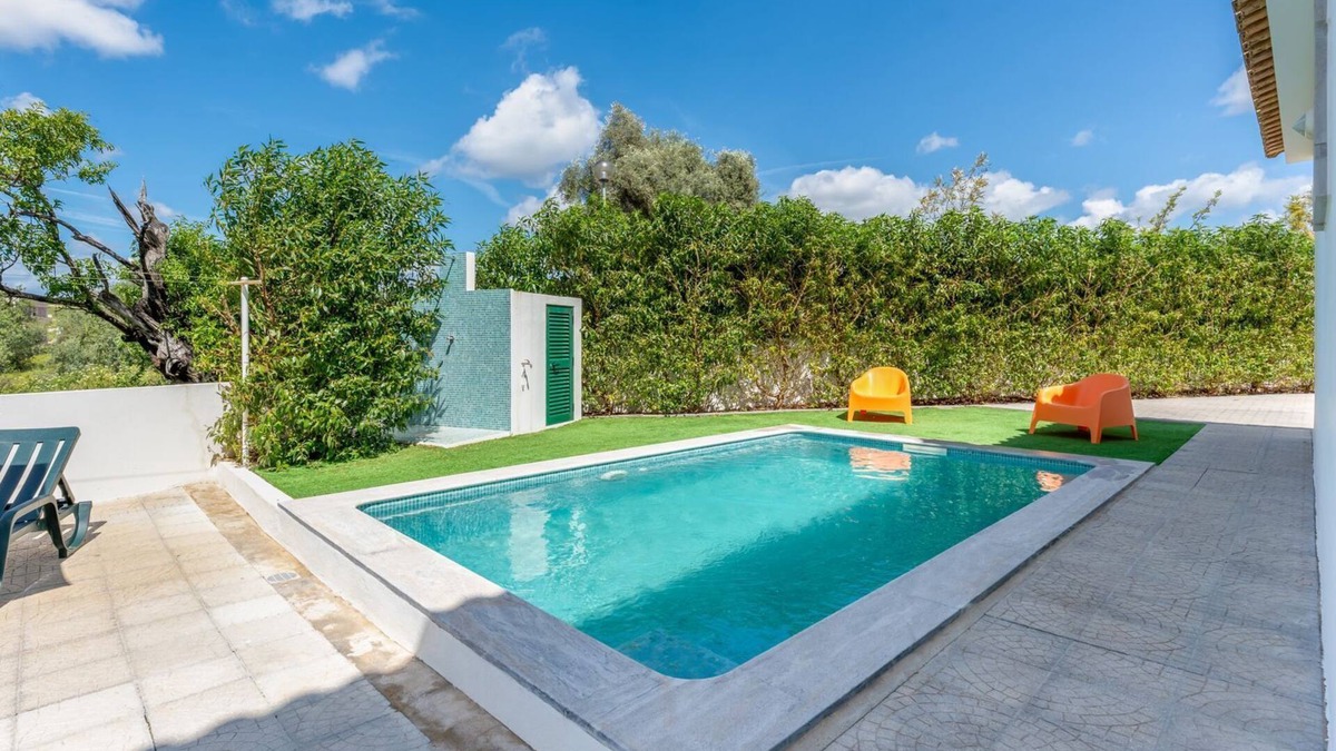 Santo Estevao House | Sunny & Calm 4 BDR House W/Pool by Lovelystay