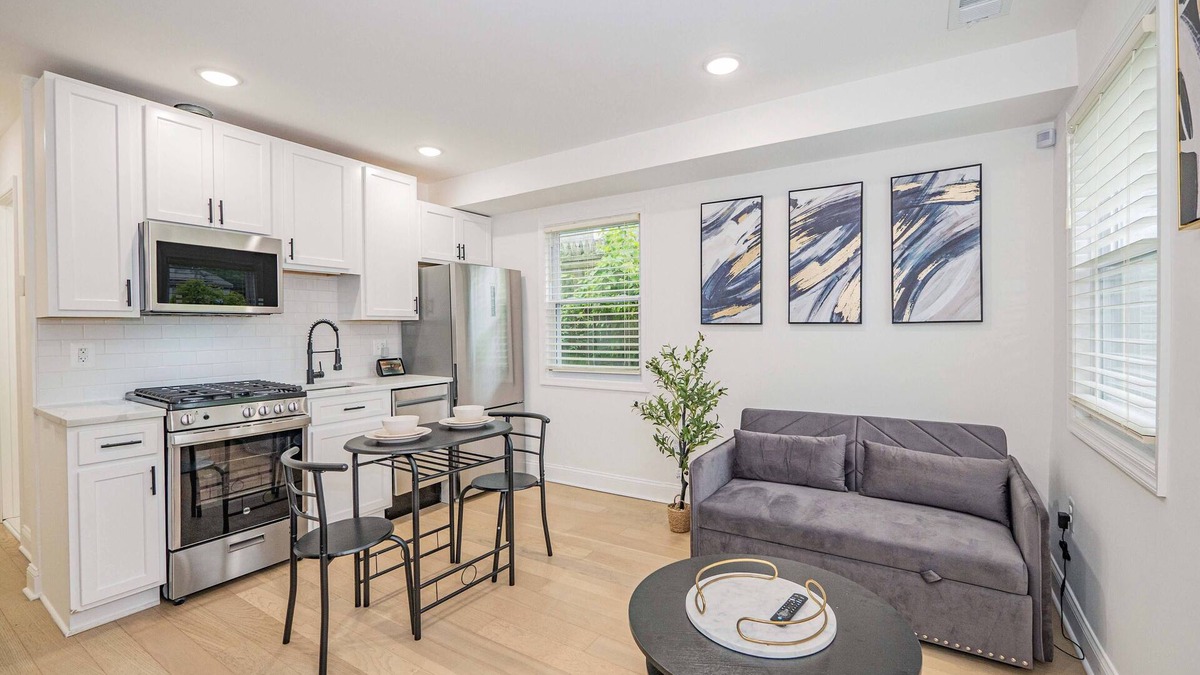 Fairmount Heights Apartment | Sunny, Chic, Centrally Located 2 bedroom, with Parking & Alexa