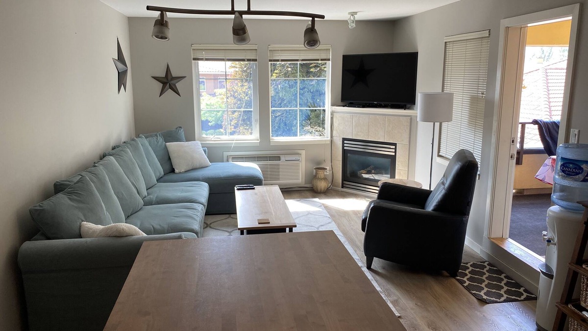 Okanagan-Similkameen Condo | Sunny condo in Casa del Lago Osoyoos available for short term rental.