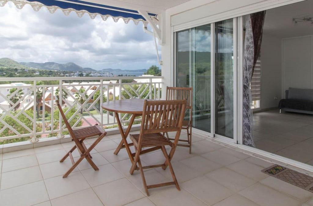 Quartier Desert Apartment | Sunny cottage, belle terrasse, proche et vue mer