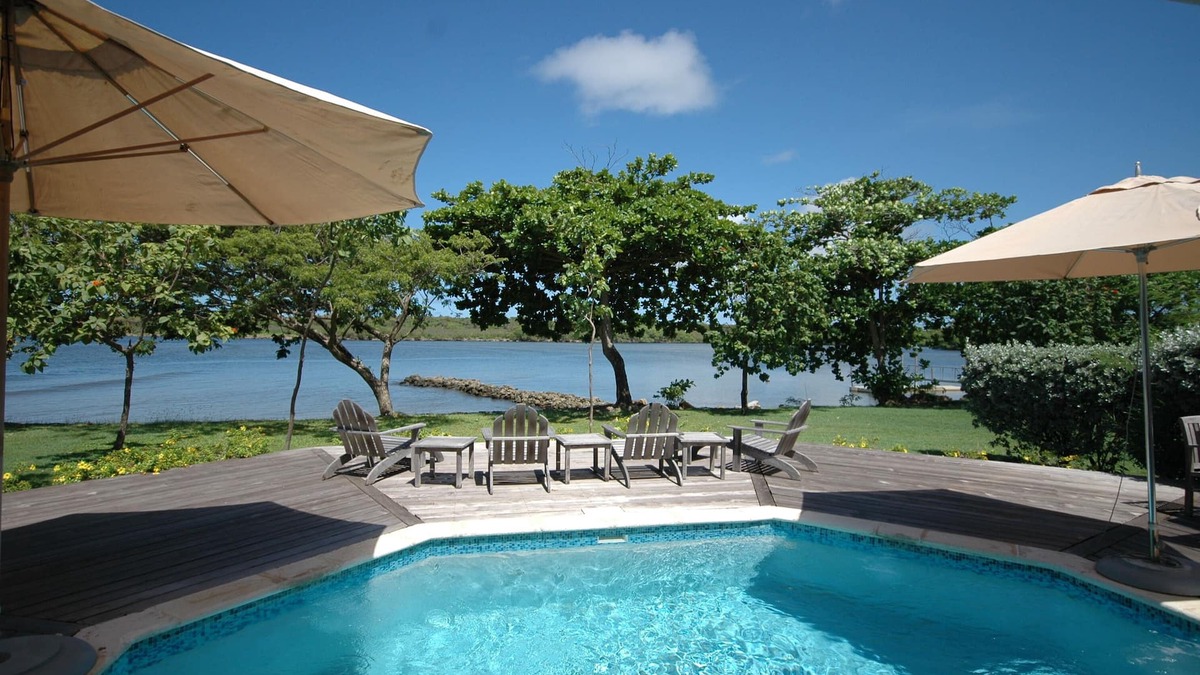 Lowlands Villa | Sunny Daze - A Beautiful Waterfront Cottage