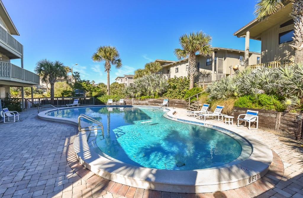 Sea Dunes Apartment | Sunny Daze Sea Dunes Townhome - Pool - Green Turtle B6 Down