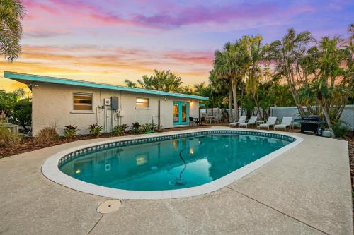 Holmes Beach House | Sunny Daze