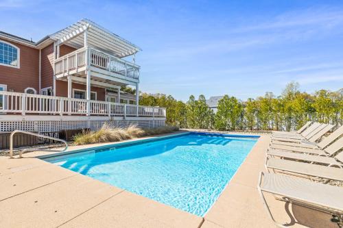 Grand Beach House | Sunny Dunes Retreat