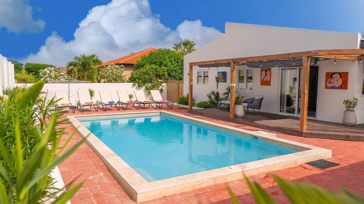 Bushiri Villa | Sunny Eagle Beach Villa - 3 Min. From Beach