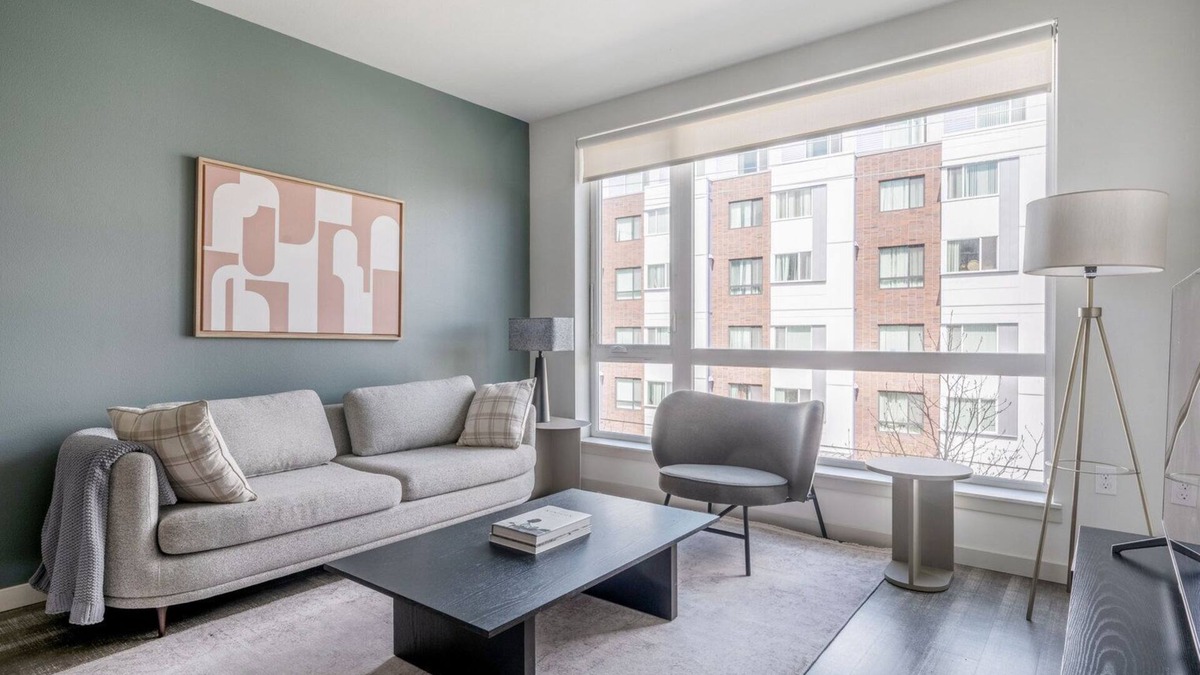 Yesler Terrace Apartment | Sunny First Hill Jr 1BR w/Gym, Roof & Lounge, nr Downtown, by Blueground