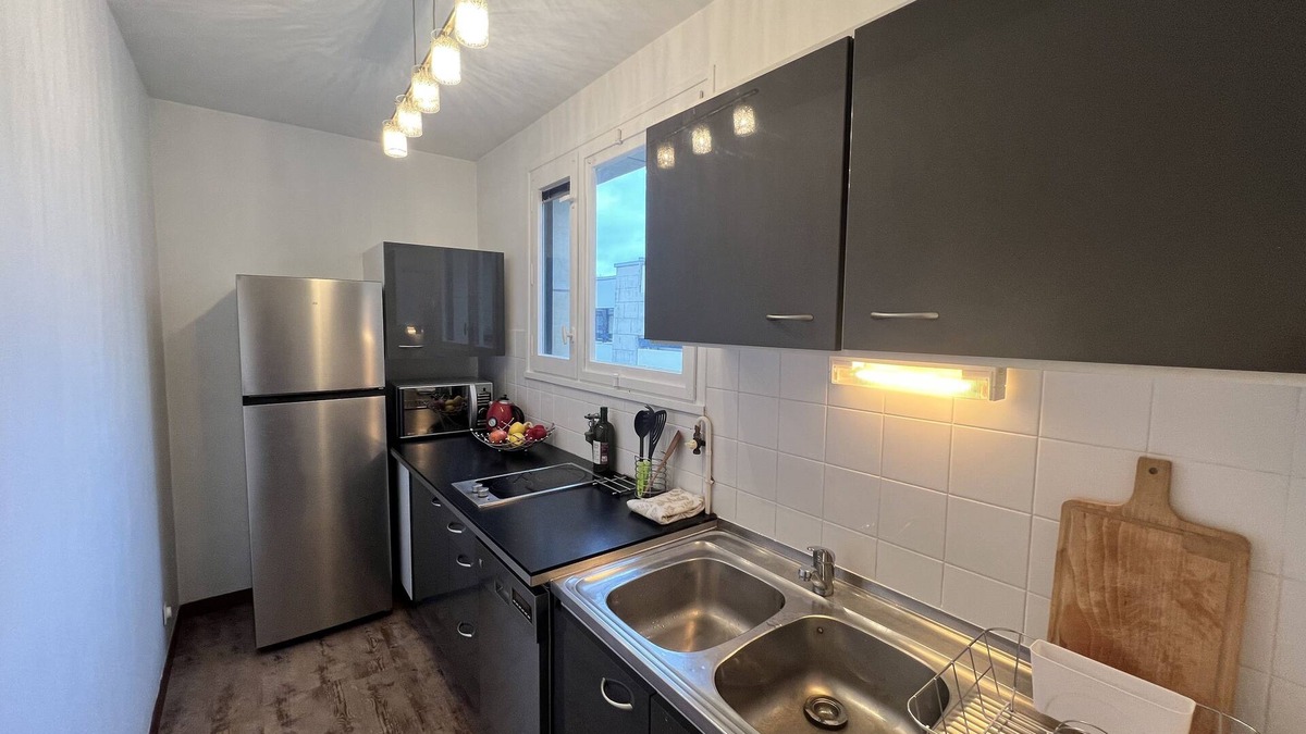 Franconville Apartment | Sunny Flat, Parking & RER C et Ligne H