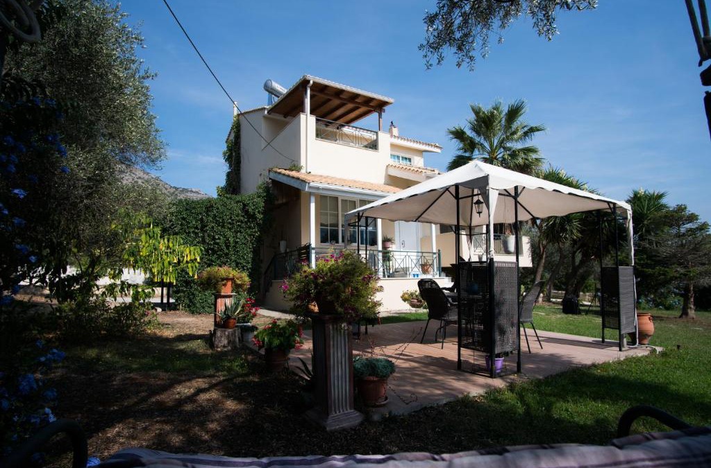 Plataria Villa | Sunny Garden villa