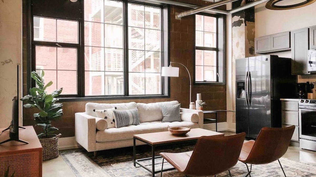 Old City Apartment | Sunny Gay St Loft in Sterchi