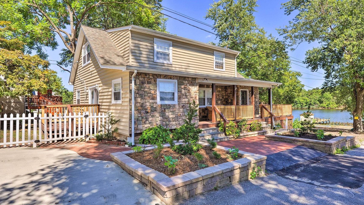 Point Pleasant House | Sunny Glen Burnie Home - On-Site Water Access