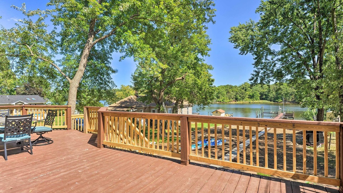 Point Pleasant Cottage | Sunny Glen Burnie Home - On-site Water Access