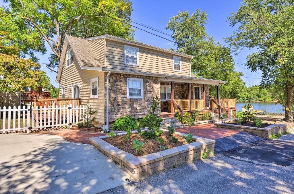 Point Pleasant House | Sunny Glen Burnie Home - On-Site Water Access