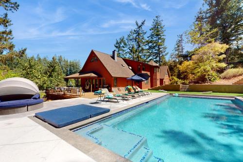 Freestone House | Sunny Grove Retreat