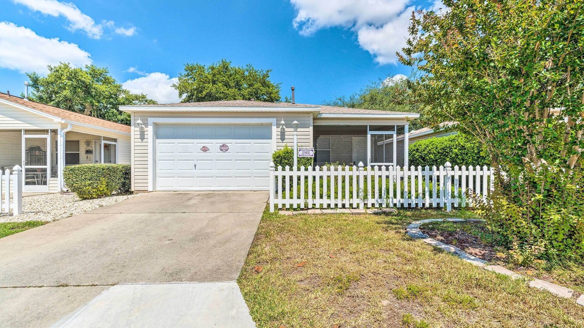 Chatham House | Sunny Home in The Villages w/Lanai & Pool Access!