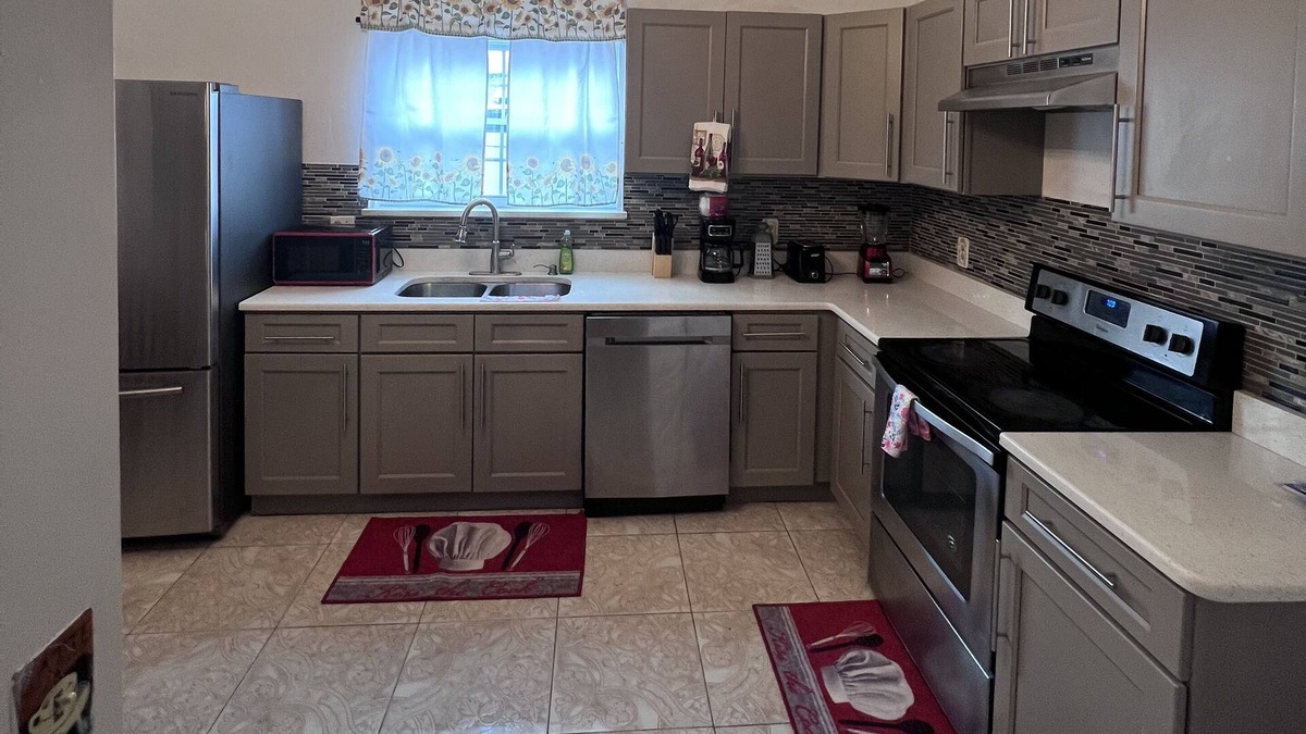 Pine Hills House | SUNNY HOME VACATIONS LLC