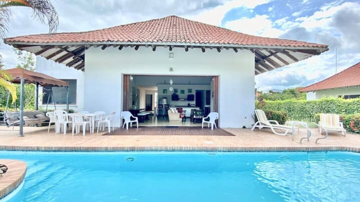 Melgar House | Sunny House